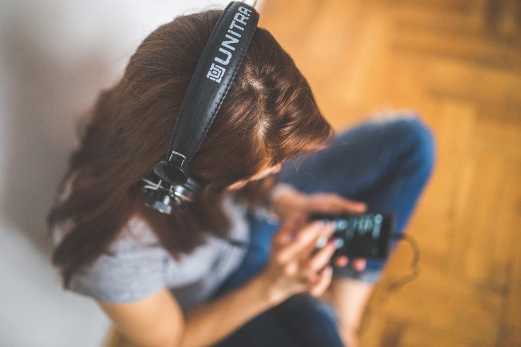 Descubra como baixar músicas do Soundcloud pelo celular com o nosso aplicativo AhaSave All Video Downloader!