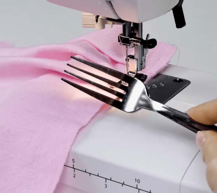Best Sewing Hacks from 5 Mins Craft download videos from FB on android
